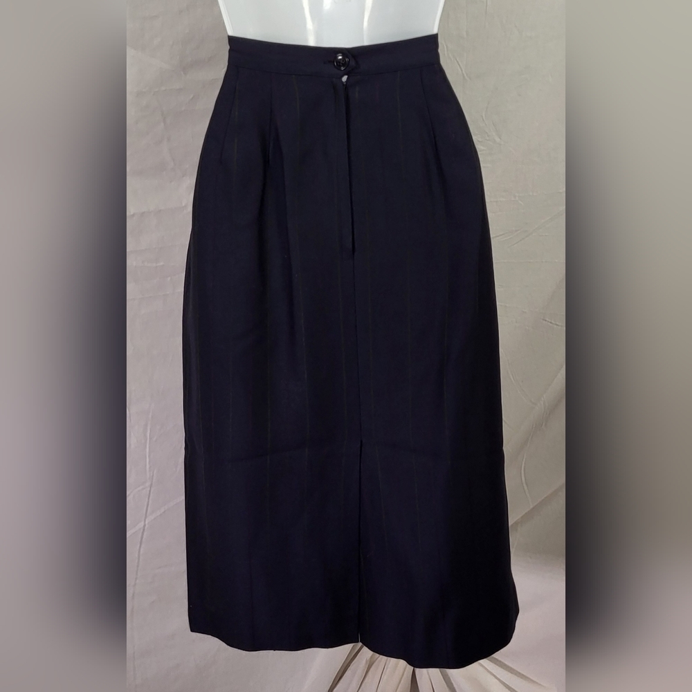 LE SUIT Navy Blue Pinstripe 2 Piece Skirt Suit - Size 6 - Picture 6 of 8